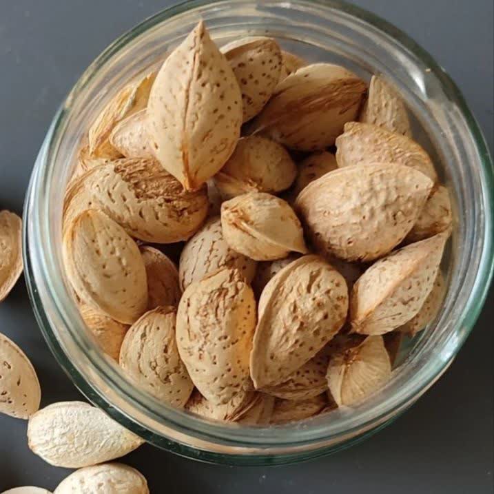 بادام محب خام