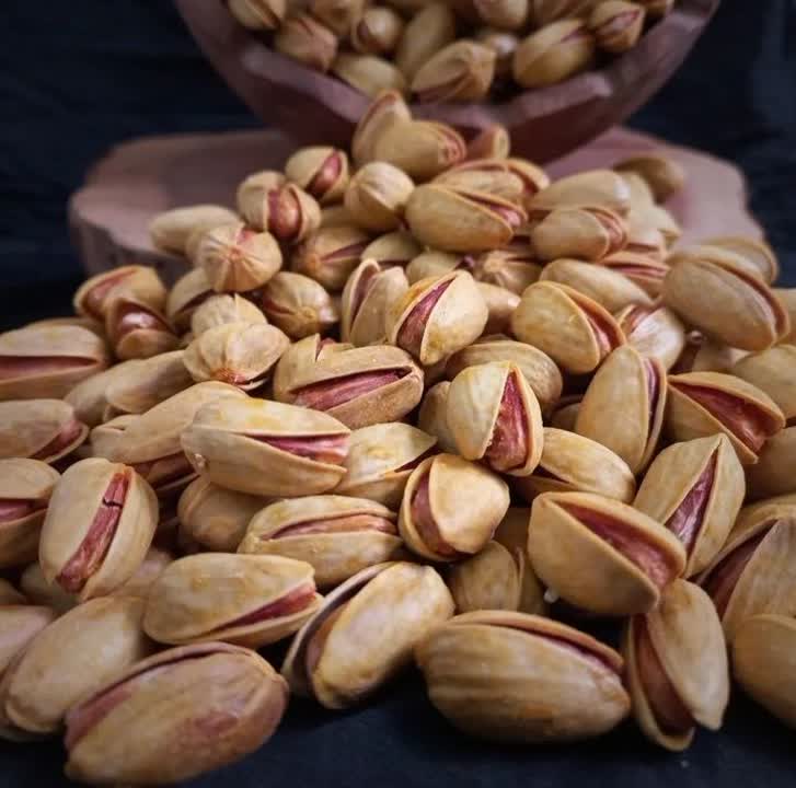 پسته اکبری